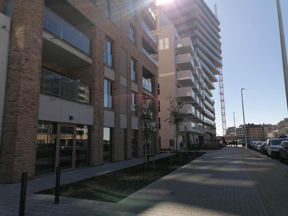 Bartine - Modern And Spacious Flat Near The Sea, Free Parking Space オステンド エクステリア 写真